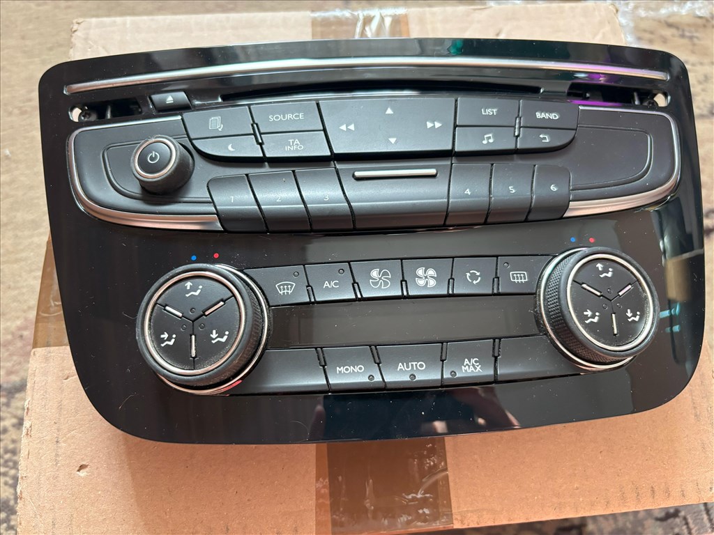 Peugeot 508 I rádió, klíma panel kapcsoló 98023793xz 1. kép