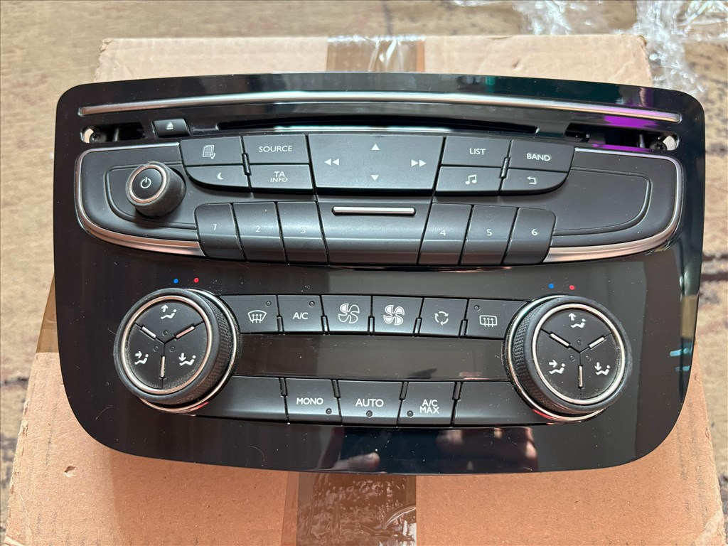 Peugeot 508 I rádió, klíma panel kapcsoló 98023793xz 2. kép