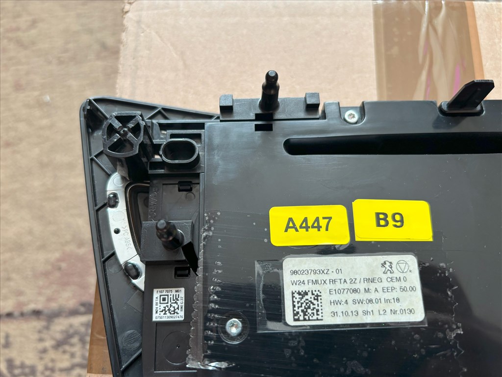 Peugeot 508 I rádió, klíma panel kapcsoló 98023793xz 8. kép