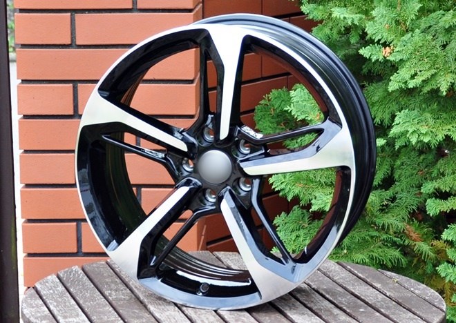 992 MB 20 5x112 AUDI A5 A6 A8 Q5 Q7 Q8 E-TRON ET33 2. kép