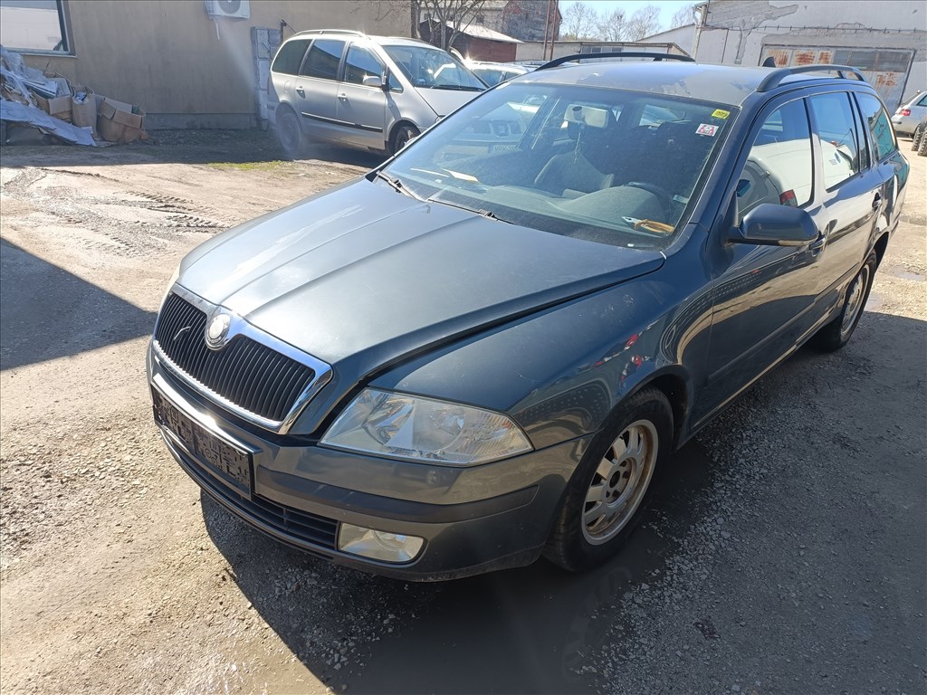 Skoda Octavia II Combi 1.9 TDI gyári karosszéria elemek 9153 színben eladók 9153octaviaii bls19tdi 2. kép