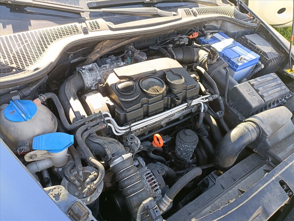 Skoda Octavia II Combi 1.9 TDI gyári karosszéria elemek 9153 színben eladók 9153octaviaii bls19tdi 15. kép