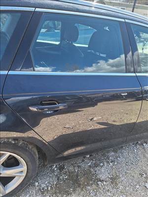 Audi A4 (B9 - 8W) Lx5r avant jobb hátsó ajtó 
