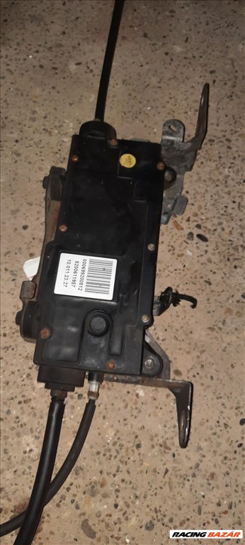 Renault Espace IV 2.0 dCi FAP Espace 4 elektromos kézifék 8200611957 2. kép