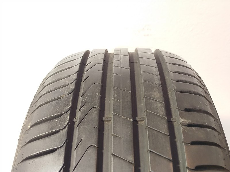 Pirelli Cintruato P7 215/55 R17  1. kép