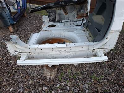 Citroen C3 Picasso  hátfal