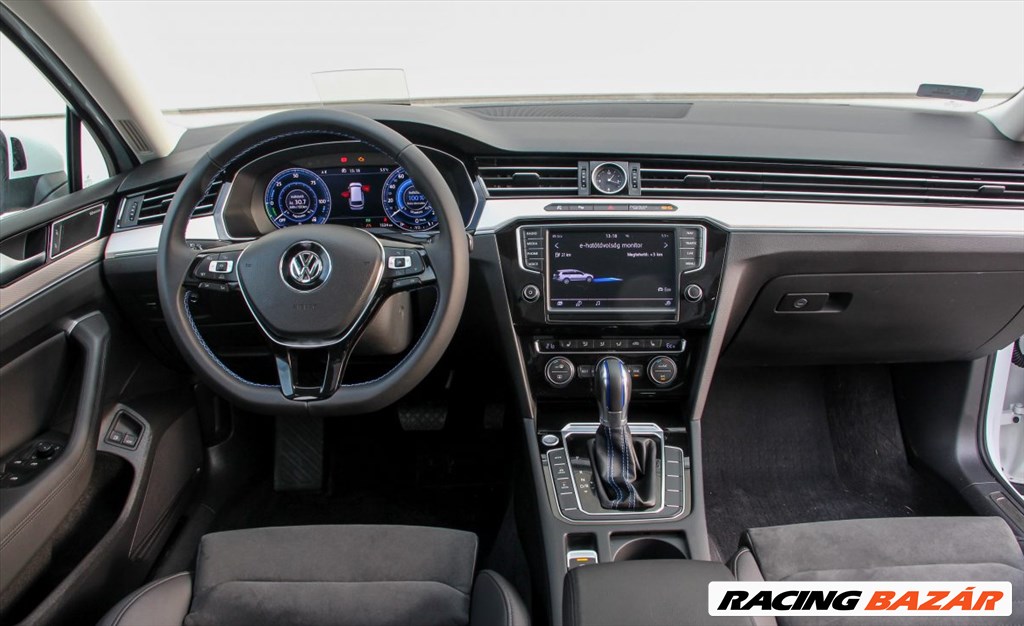 Volkswagen Passat B8 és Arteon műsterfal, légzsák, Alcantara ülés, légbeömlő... 1. kép