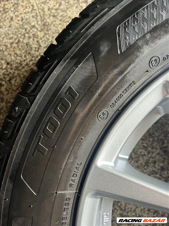  5x112 lyukosztású 16" újszerű Gyári alufelni, rajta 215/60 újszerű Bridgestone nyári gumi gumi  6. kép