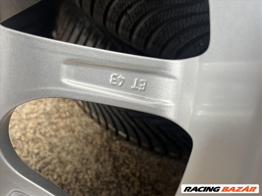  5x112 lyukosztású 16" újszerű Gyári alufelni, rajta 215/60 újszerű Bridgestone nyári gumi gumi  9. kép