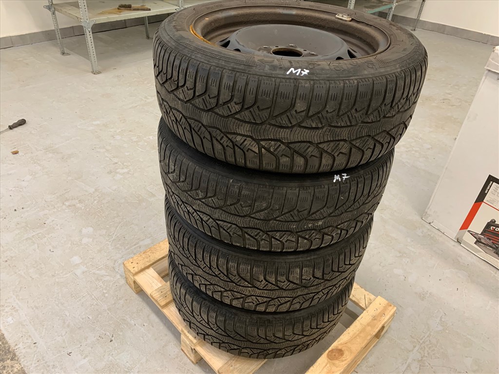  BMW felni garnitúra 16" (gyári acélfelni/lemezfelni) téli kerék E90 E91 E92 E93 E87 E81  9. kép