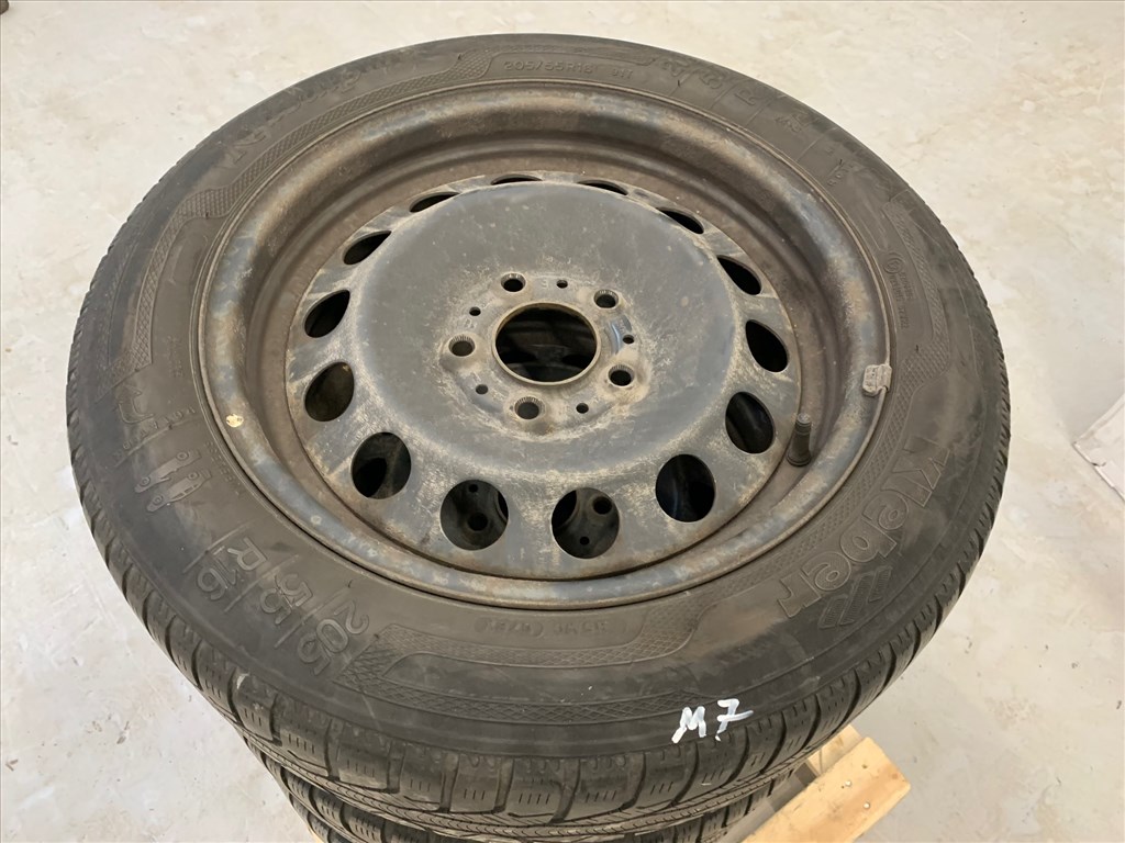  BMW felni garnitúra 16" (gyári acélfelni/lemezfelni) téli kerék E90 E91 E92 E93 E87 E81  4. kép