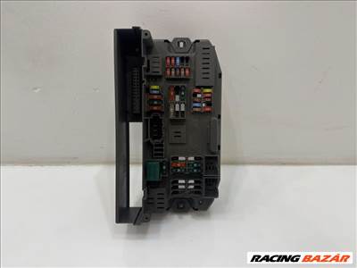 BMW X5 E70 X6 E71 utastér biztosítéktábla 6114693169003 518966010b