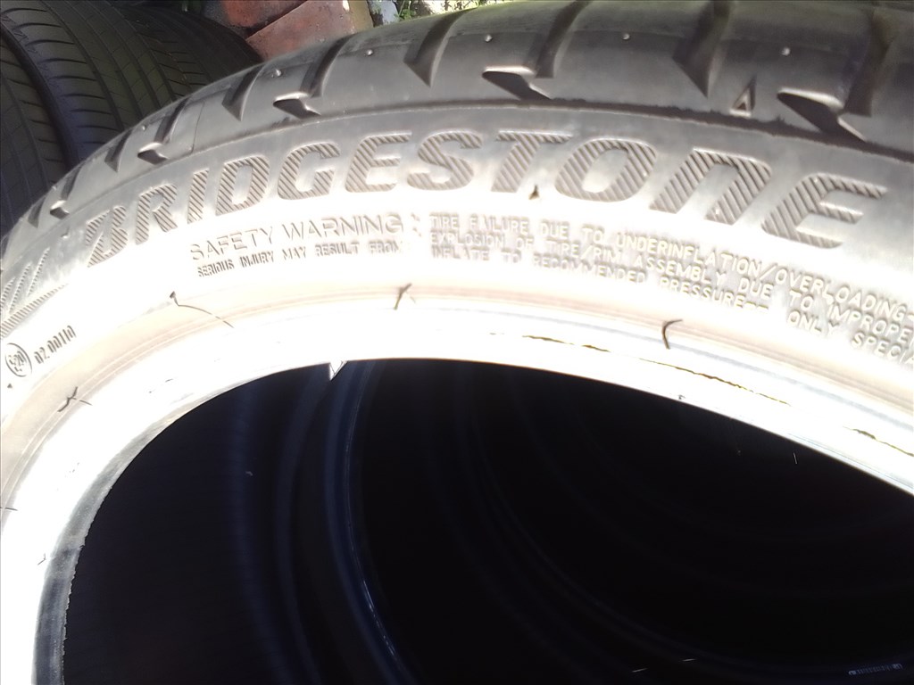  235/40R19 Bridgestone Potenza S001 nyári gumi  7. kép