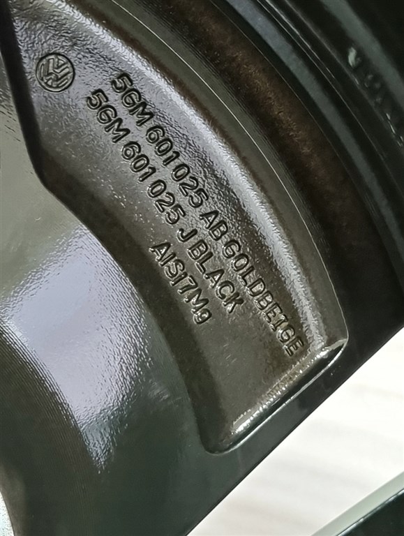 EREDETI ALUFELNI VW TORNADO 17 5x112 ET46 JETTA TOURAN T-ROC GOLF 3. kép