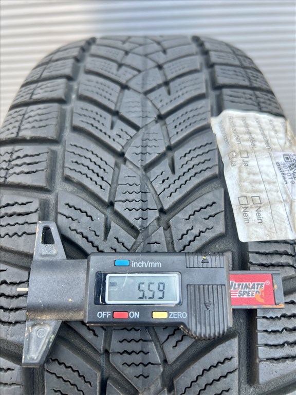 2db Goodyear 215/65 R17 215/65R17 215/65/17 215/65x17 téli gumi 5. kép
