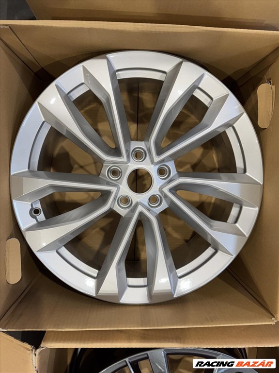 R19 Original skoda 7J ET43 565 601 025AK 565601025AK 1db felni 1. kép