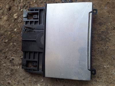 Audi A6 (C7 - 4G) Hamutartó