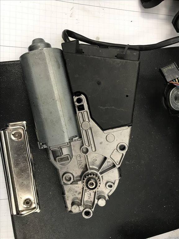 VW GOLF V_OCTAVIA II_LEON 1P Tetőablak motor 1k0959591 2. kép