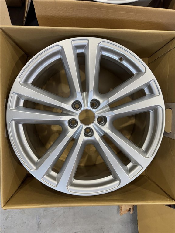 R20 Original Audi 9J ET33 - 4m0 601 025H 4M0601025H 2DB ALUFELNI FELNI 1. kép