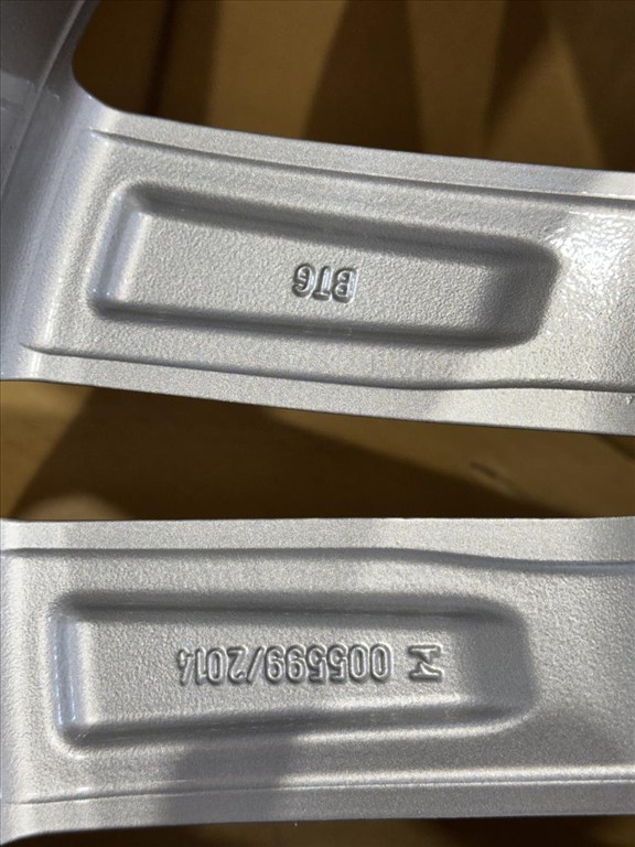 R20 Original Audi 9J ET33 - 4m0 601 025H 4M0601025H 2DB ALUFELNI FELNI 4. kép