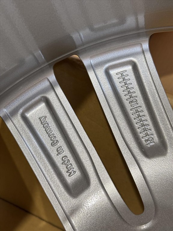 R20 Original Audi 9J ET33 - 4m0 601 025H 4M0601025H 2DB ALUFELNI FELNI 5. kép