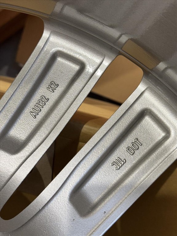 R20 Original Audi 9J ET33 - 4m0 601 025H 4M0601025H 2DB ALUFELNI FELNI 6. kép