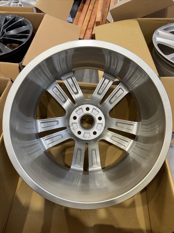 R20 Original Audi 9J ET33 - 4m0 601 025H 4M0601025H 2DB ALUFELNI FELNI 14. kép