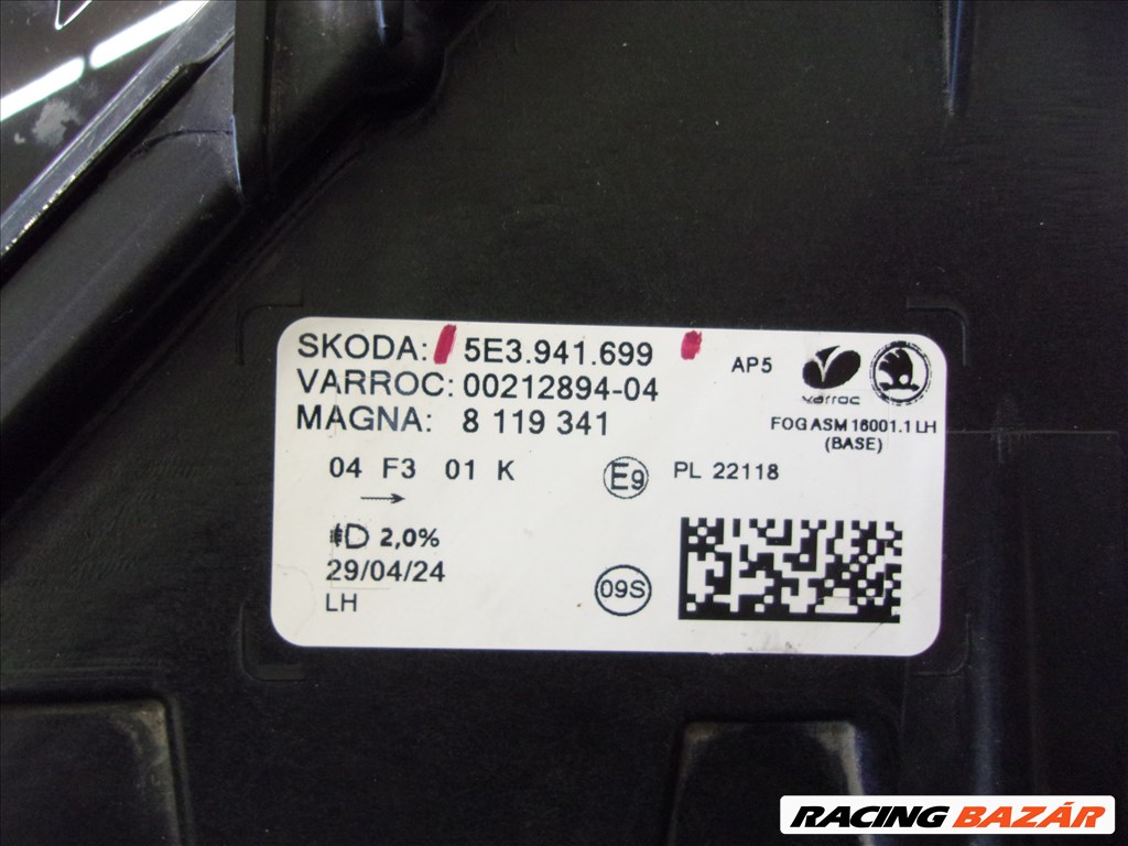SKODA OCTAVIA 5E3 bal első LED nappali menetfény 2020-2024 5E3941699 4. kép