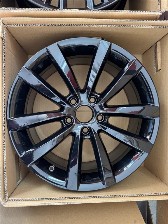 R17 Original Volkswagen 7.5J ET47 3AA 601 025AD 3AA601025AD 3db felni 1. kép