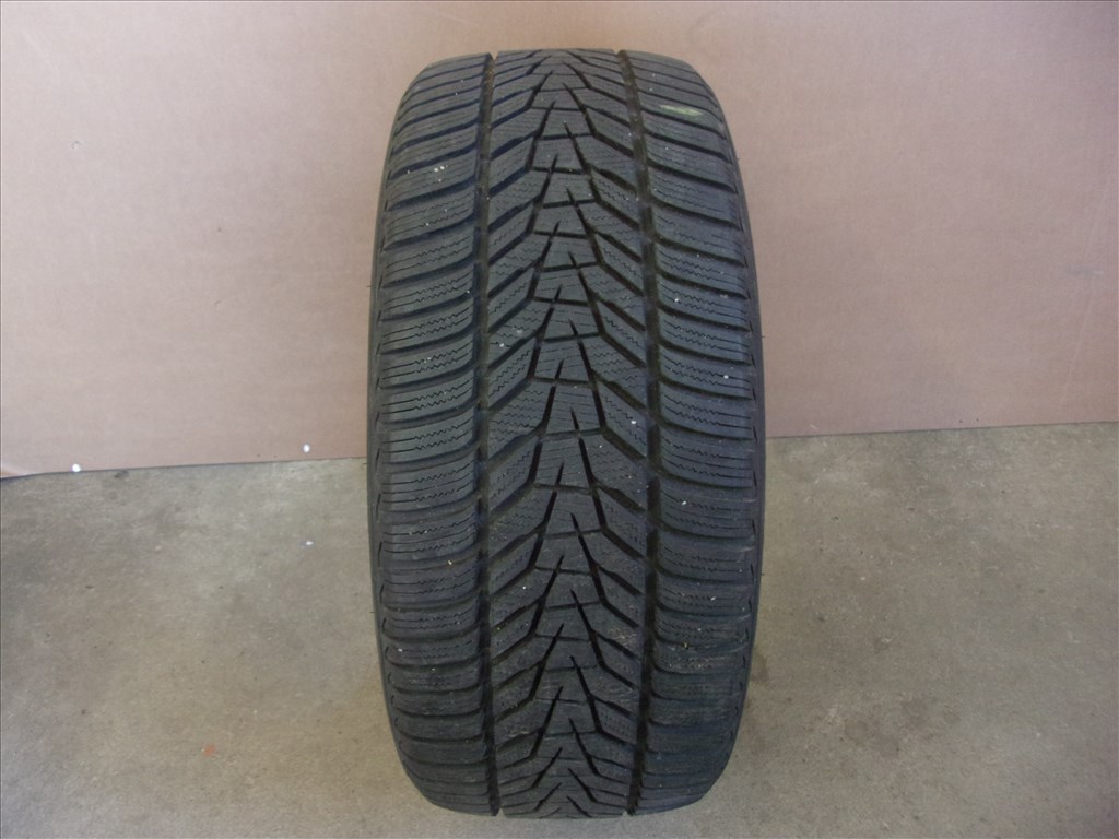 Hankook Winter I*Cept evo 3 XL W330 téli 255/40 R20 101 W TL 2023 1. kép