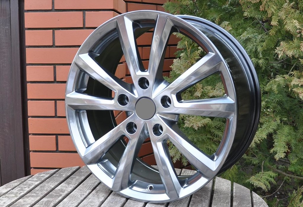 R558 HB ALUFELNI 18" 5x130 AUDI Q7 ET57 3. kép