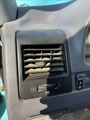 Mercedes Vito 638 szellőzőrács  611980