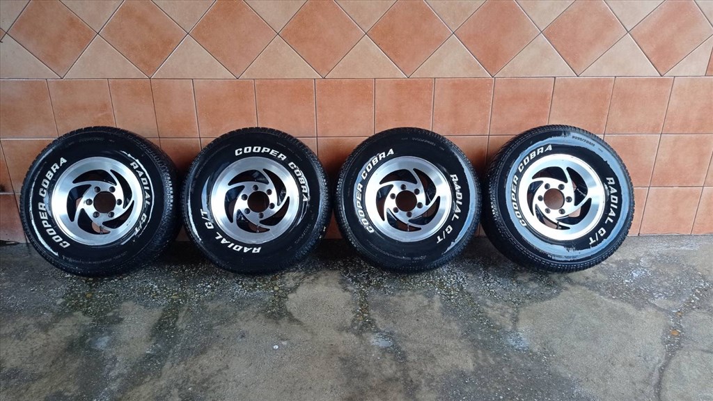 TEREPJÀRÒ 15” ALUFELNI 6x139,7 NYÀRI 255/70R15 GUMIVAL OLCSÒN!!! 1. kép