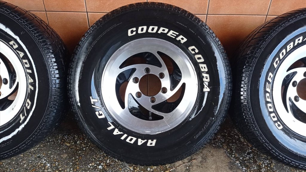 TEREPJÀRÒ 15” ALUFELNI 6x139,7 NYÀRI 255/70R15 GUMIVAL OLCSÒN!!! 4. kép