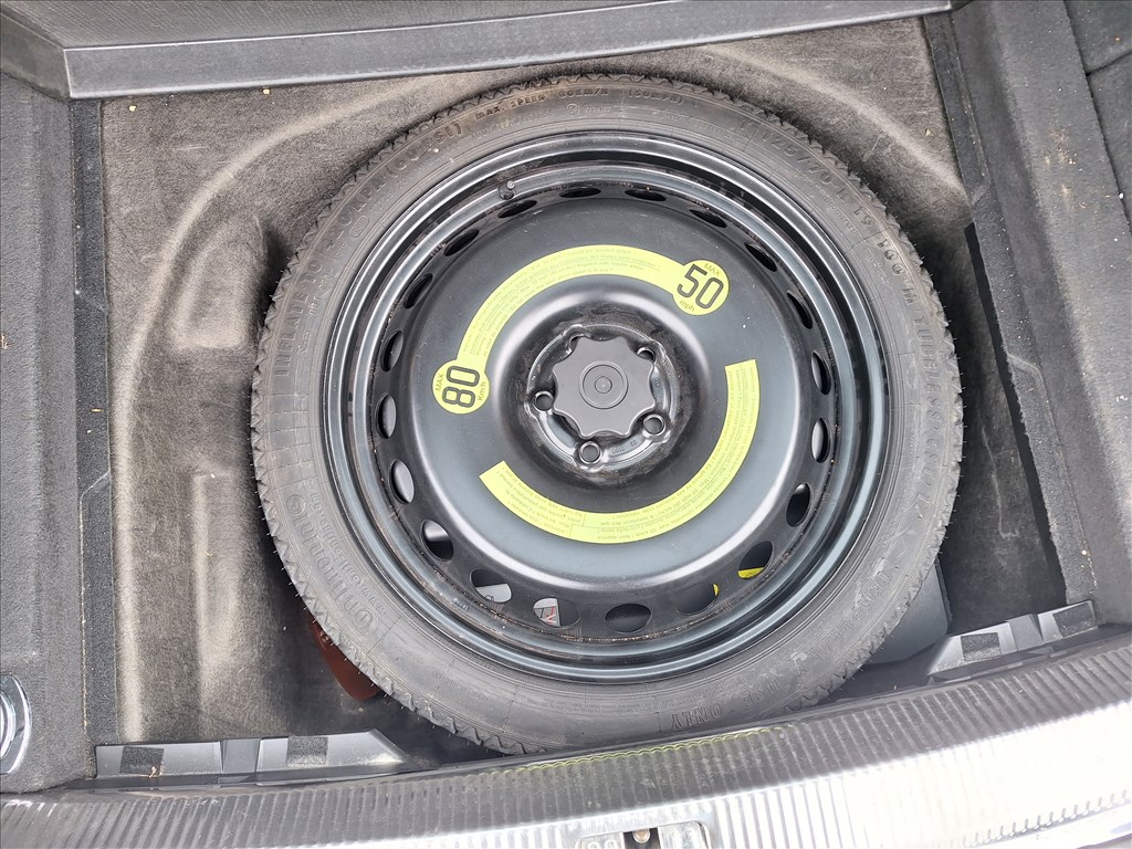 Audi A4 (B8 - 8K) (B8 - 8K) 1.8 TFSI CDH LKS LZ9Y bontott alkatrészei 9. kép