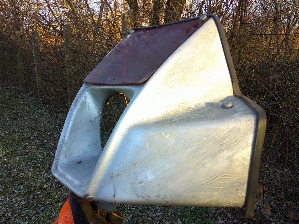 KIS-VAGY NAGY MKP.-RA RÉGI ÜVEGSZÁLAS FEJIDOM ELADÓ 2. kép