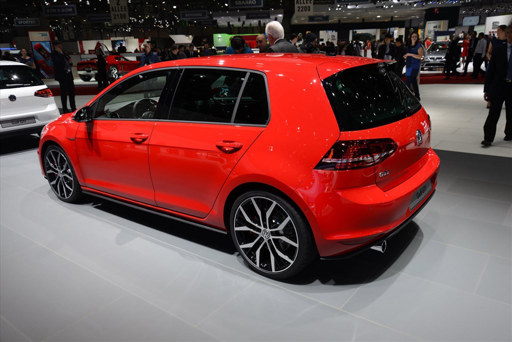 713 MB ALUFELNI 17 5x112 VW GOLF V VI VII PASSAT ET42 . 2. kép