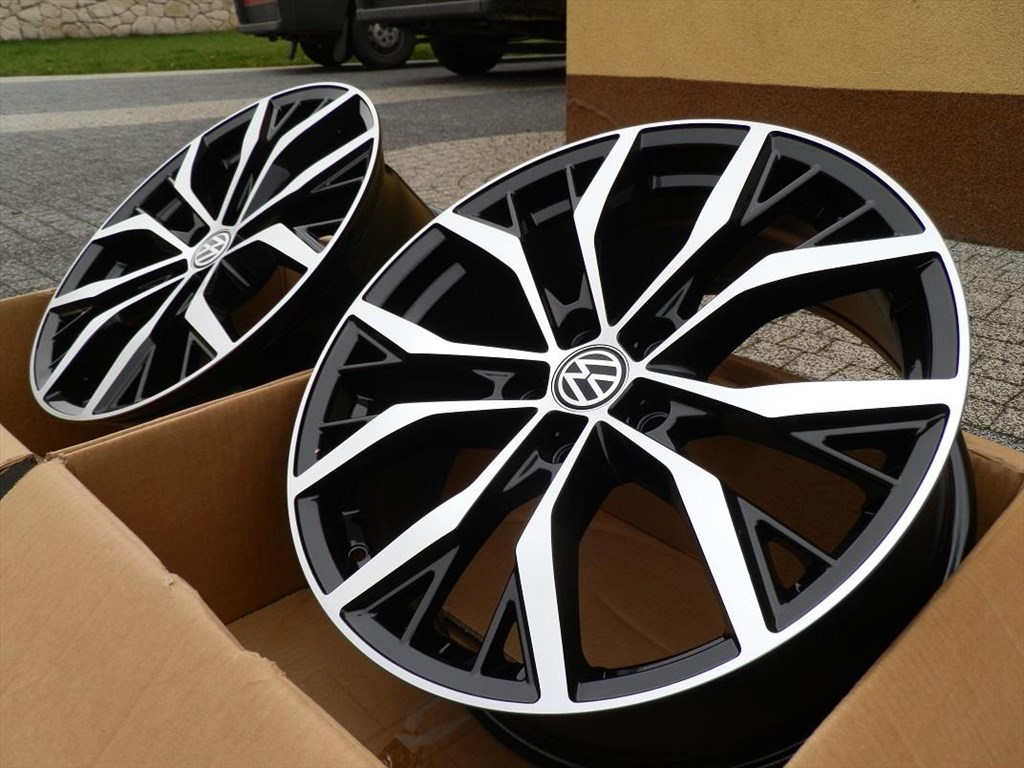 713 MB ALUFELNI 17 5x112 VW GOLF V VI VII PASSAT ET42 . 4. kép