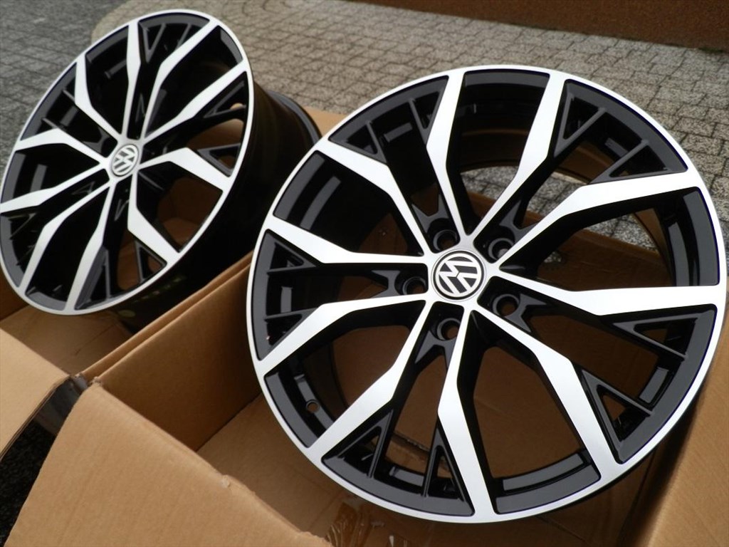 713 MB ALUFELNI 17 5x112 VW GOLF V VI VII PASSAT ET42 . 5. kép
