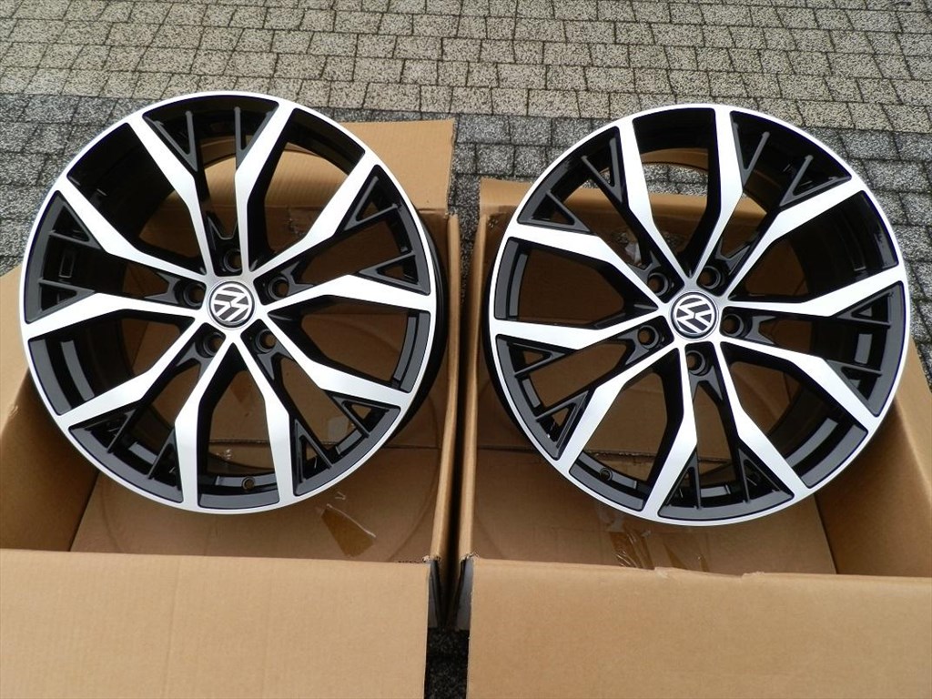 713 MB ALUFELNI 17 5x112 VW GOLF V VI VII PASSAT ET42 . 8. kép