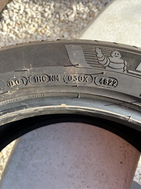  235/5019" használt Michelin nyári gumi gumi 4. kép