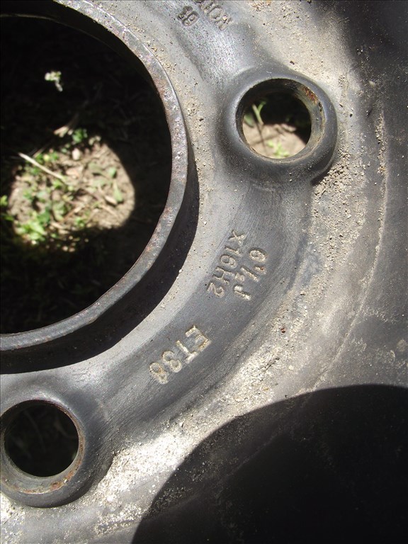 Opel F Corsa gyári 16" lemezfelni dísztárcsa 4X108 9825016480 6. kép