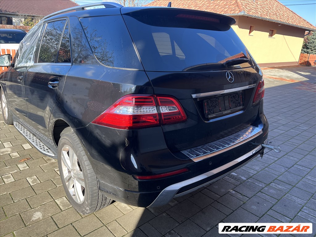 Mercedes ML-osztály (W166) bontott alkatrészei 3. kép