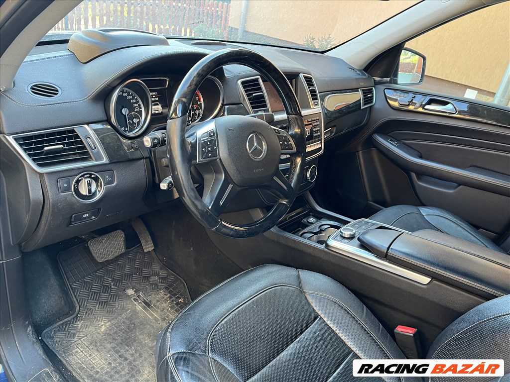 Mercedes ML-osztály (W166) bontott alkatrészei 5. kép