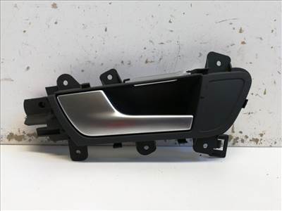 Audi A4 (8K B8) bal hátsó belső kilincs 8K0839019E