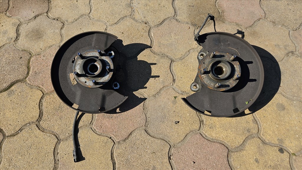 Opel Astra J Csonkállvány jobb és bal oldali 1. kép