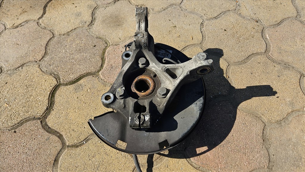 Opel Astra J Csonkállvány jobb és bal oldali 4. kép