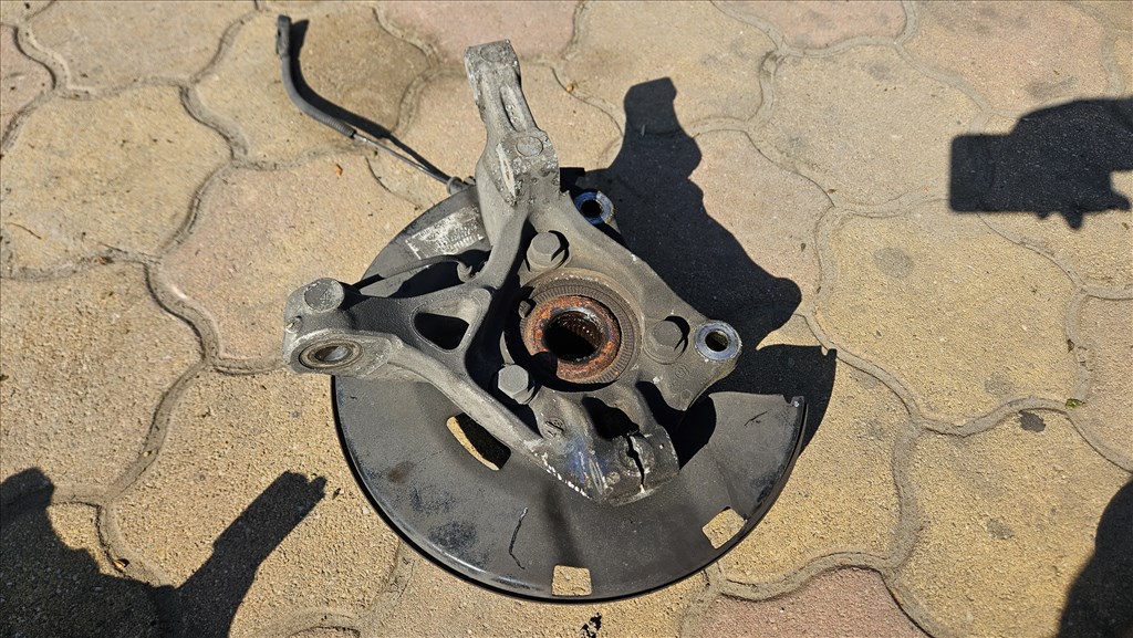 Opel Astra J Csonkállvány jobb és bal oldali 5. kép