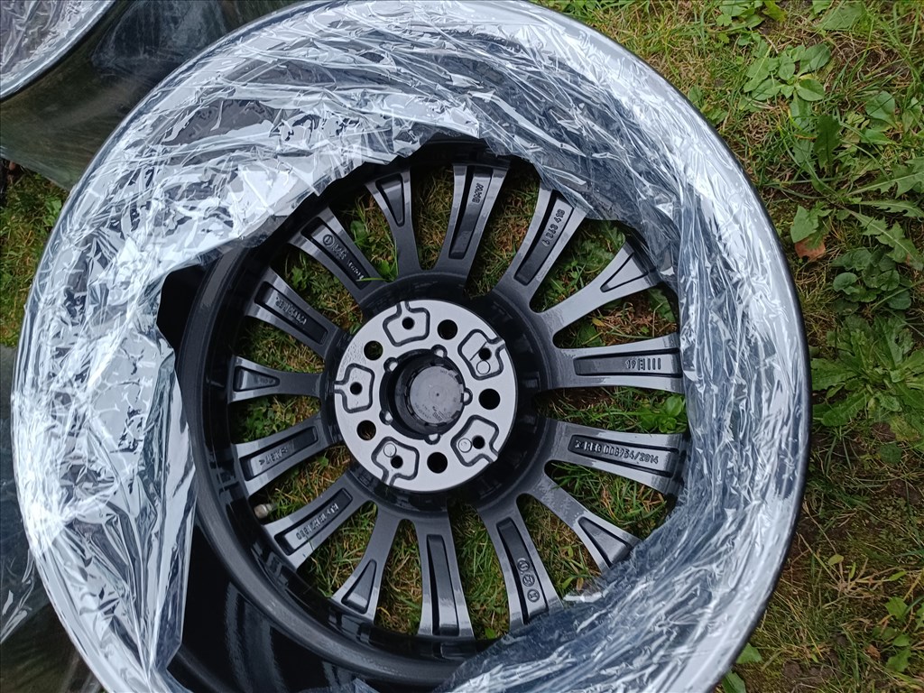  5x112 lyukosztású 8JJ 18" újszerű (gyári felni) alufelni 4. kép