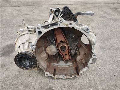 Dacia Duster II Váltó  tl8b011